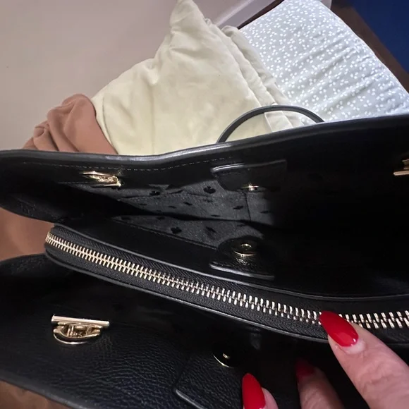 Kate Spade Black Shoulder Bag with Gold Chain - Picture 10 of 10